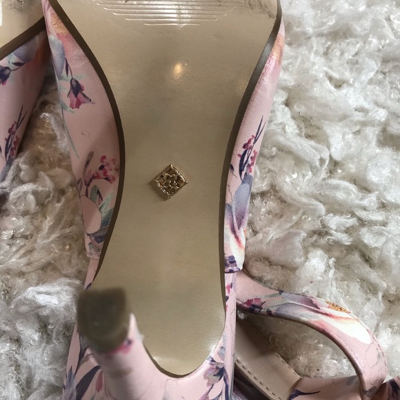 NANETTE LEPORE- FLORAL SLING BACK HEELS - Picture 7 of 10